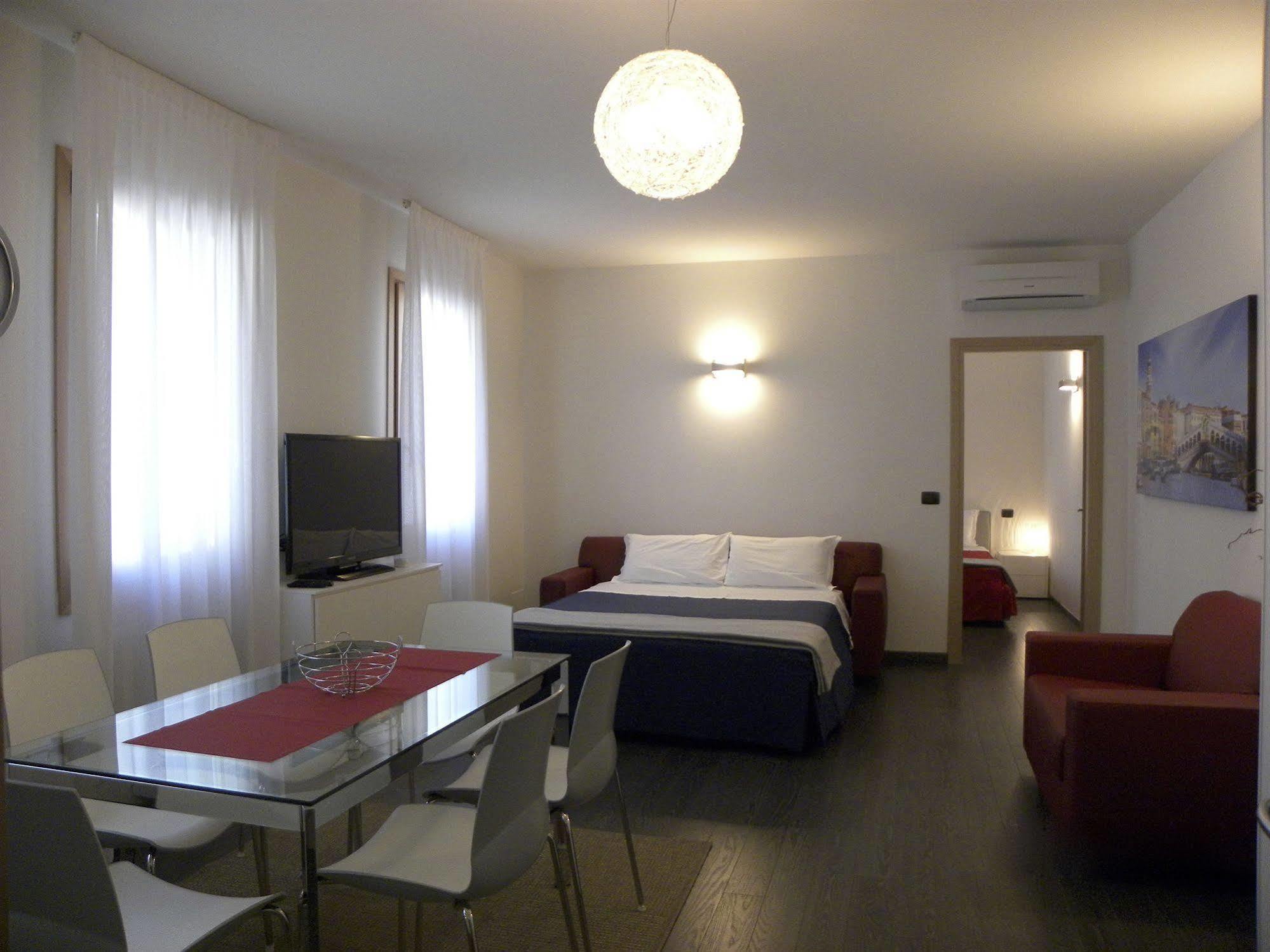 Venice Apartments Dante Mestre Luaran gambar