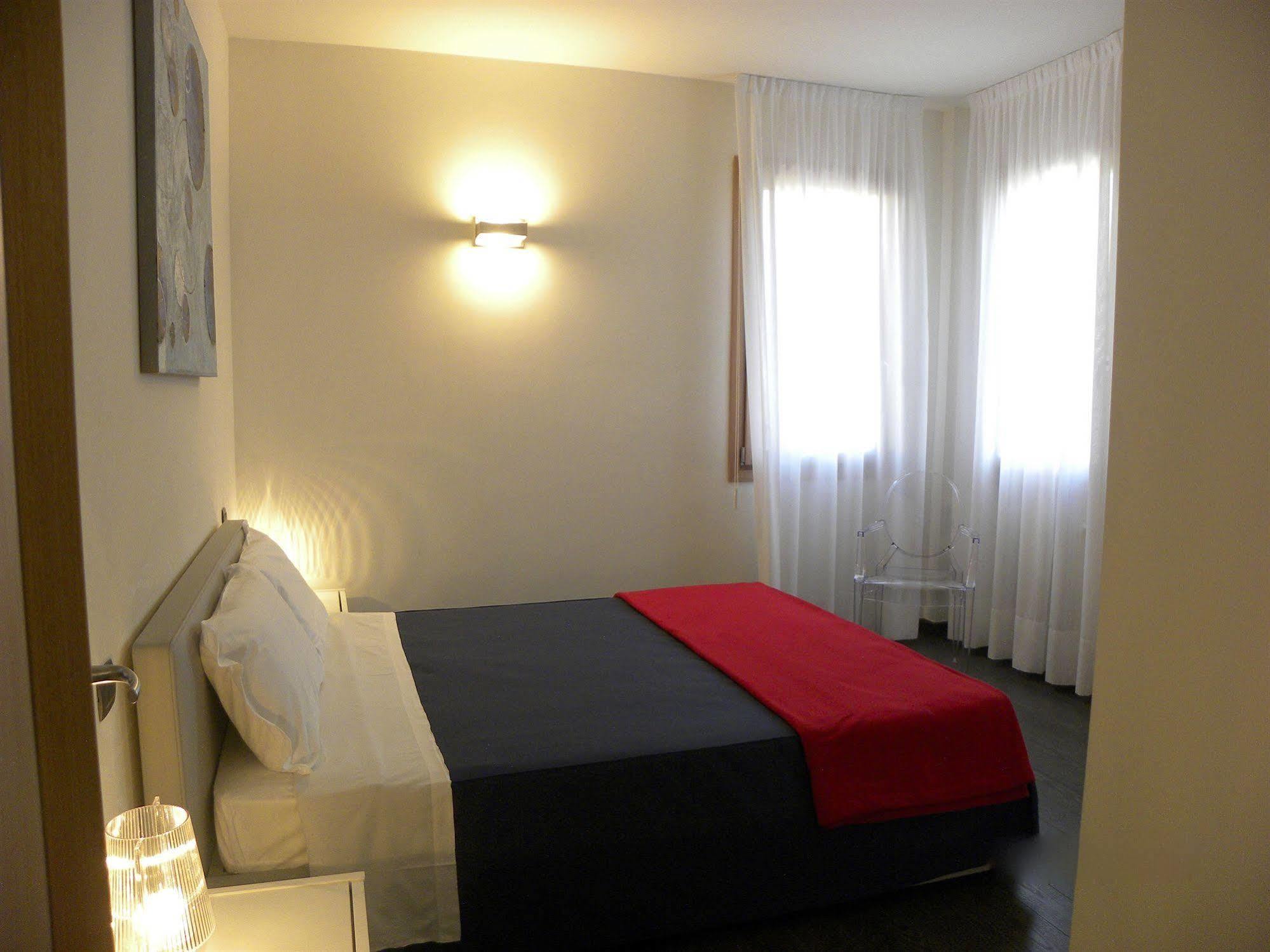 Venice Apartments Dante Mestre Luaran gambar