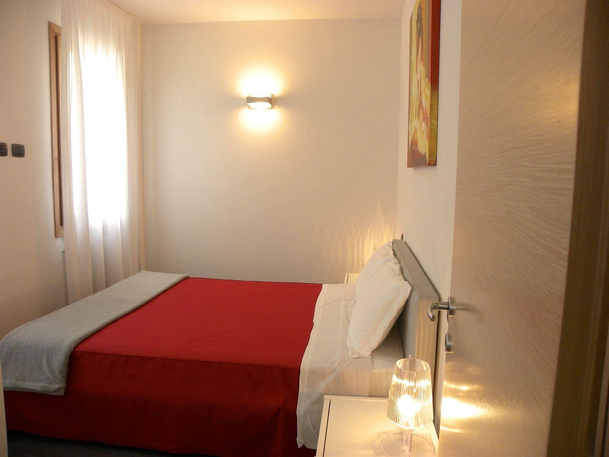 Venice Apartments Dante Mestre Luaran gambar